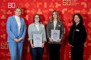 VfL-Gruppenbild mit Preisträgerinnen