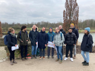 Von links nach rechts: Fabienne Peddinghaus (HSBO), Projektleiter Stephan Sommer (HSBO), Leif Meier (WHS), Thomas Kreuder, Abteilungsleiter Planen, Bau & Betrieb der IGA 2027, Verena Kulessa (WHS), Daniela Gutberlet (WHS), Michael Hinse (WHS), Mohammad Alboush (WHS), Sebastian Kreimer (FHDO), Joline Tillmann (FHDO) Foto: IGA 2027/Martin Granica