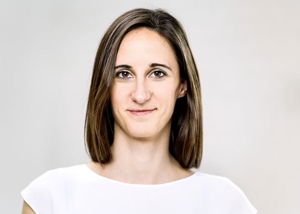 Prof. Dr. Mirjam Peters, Professorin für Hebammenwissenschaft. Ein Portraitbild von Prof. Dr. Mirjam Peters.