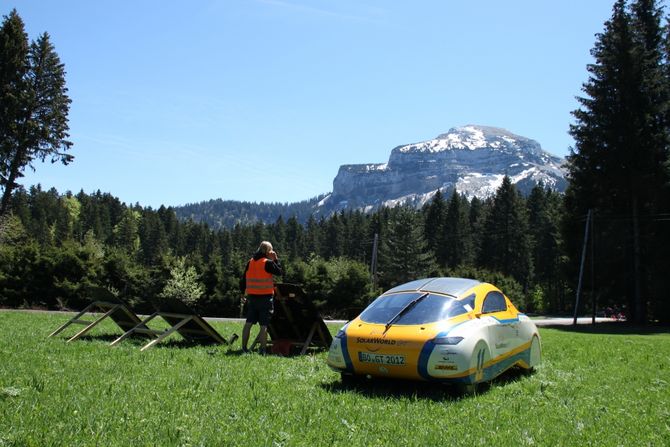 Ladestopp vorm Bergmassiv