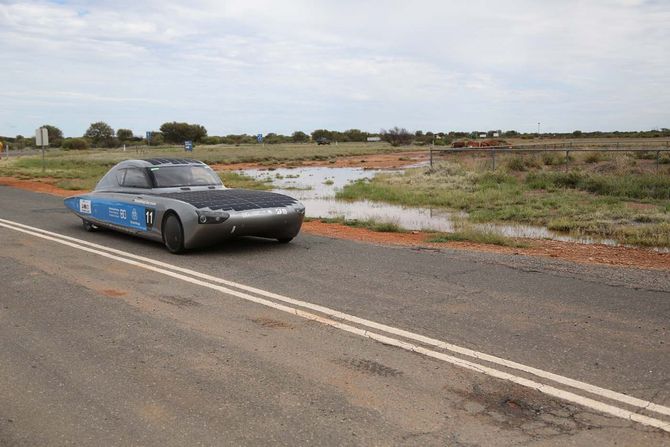 Noch nie dagewesen: Große Pfützen beim Solarcar-Wettbewerb