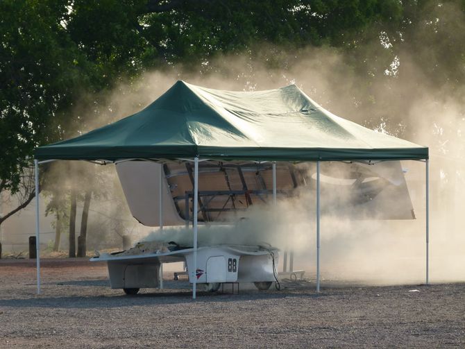 Das Feuer bricht erneut aus