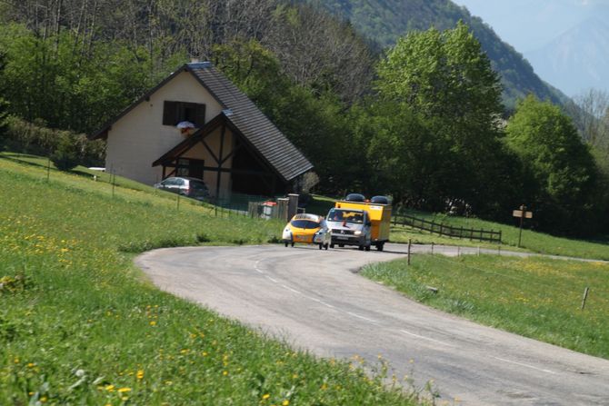 Fahrt durch herrliche Berglandschaften