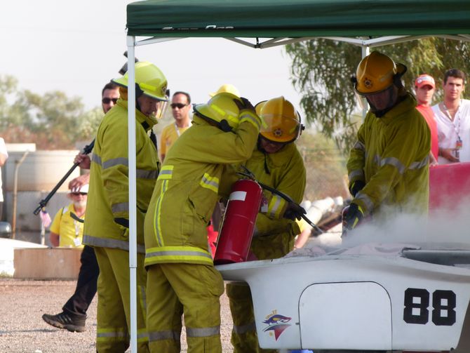 Erster Löschversuch der Feuerwehr ohne Atemschutz