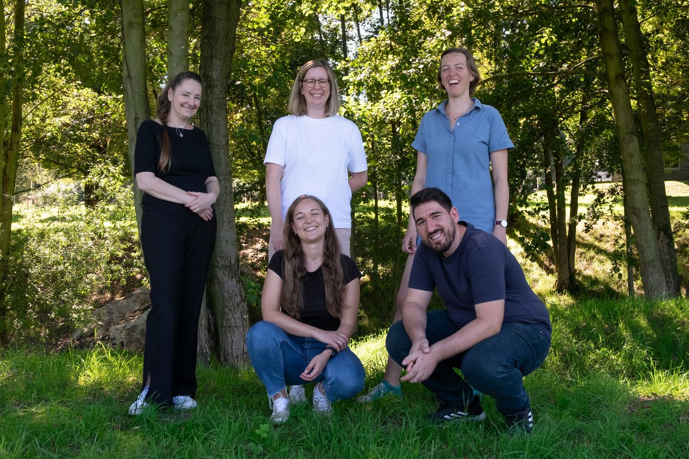 The founders service team: Lenka, Lisa, Judith, Katharina, Anil (f.l.t.r)
