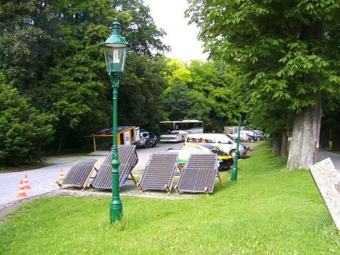 Zurück an der Unterkunft wird die vorhandene Sonne gleich zum Laden der Batterien genutzt