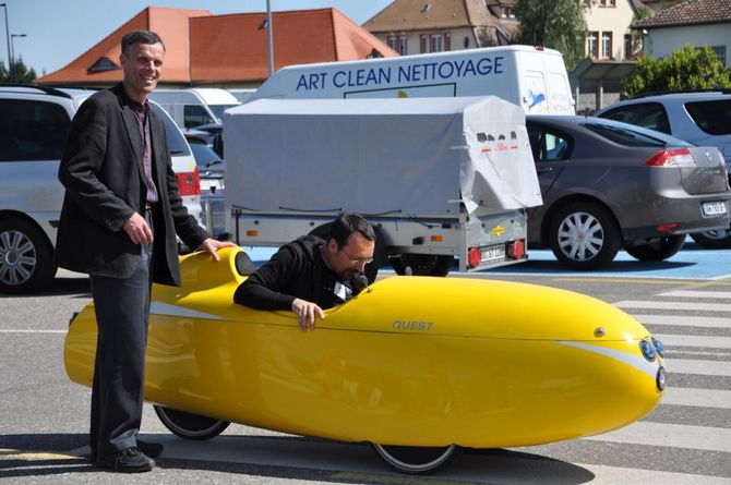 Auch andere Gefährte waren zu sehen wie dieses Kabinenfahrrad