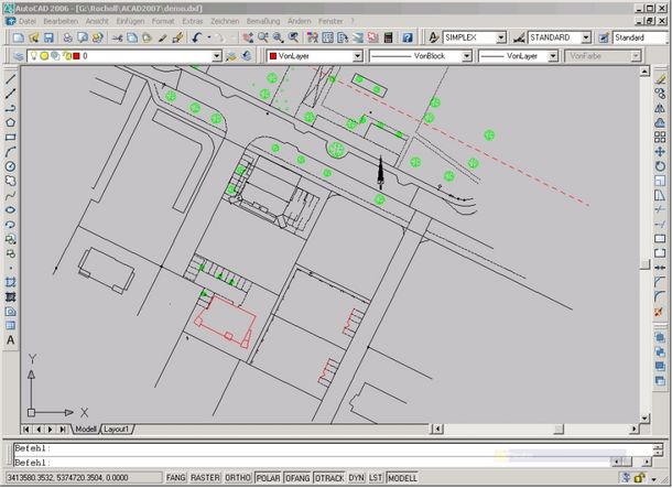 Screenshot einer Bearbeitung einer topographischen Aufnahme mit AutoCAD