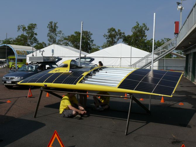 Continuum von der Uni Michigan: Eine spezielle Spiegelanordnung soll die Sonnenstrahlen konzentrieren