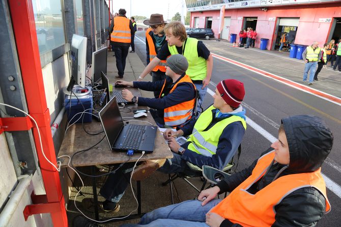 Strategiecrew des SunCruiser-Teams