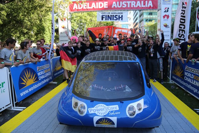 PowerCore SunCruiser im Ziel in Adelaide