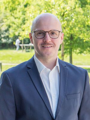 Daniel Czerwonka-Schröder Daniel Czerwonka-Schröder