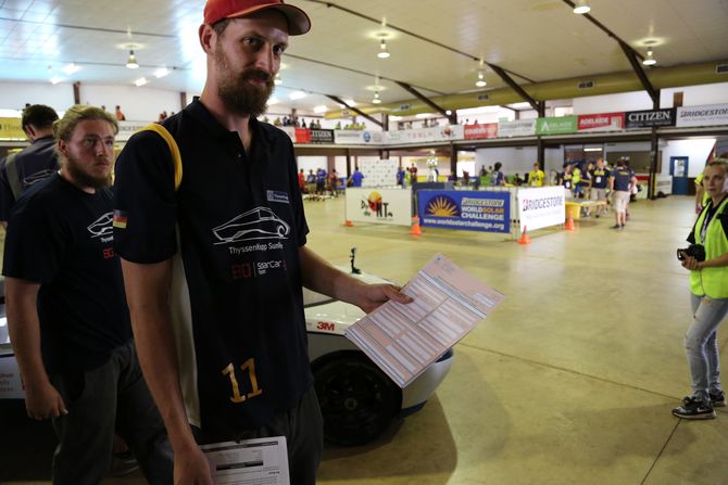 Am Ziel des Tages: Die Registrierung für den Straßenverkehr im Northern Territory