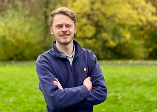 Ein Portraitbild von Student Max Domnick-Seiler.