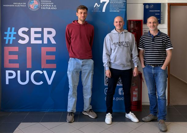 Haben in Chile an einem Vermessungsprojekt zusammengearbeitet: Oleksandr Medynets, Prof. Dr. Daniel Czerwonka-Schröder und Prof. Dr. Sebastian Fingerhuth (v.l.n.r.). Ein Gruppenbild von Oleksandr Medynets, Prof. Dr. Daniel Czerwonka-Schröder und Prof. Dr. Sebastian Fingerhuth.