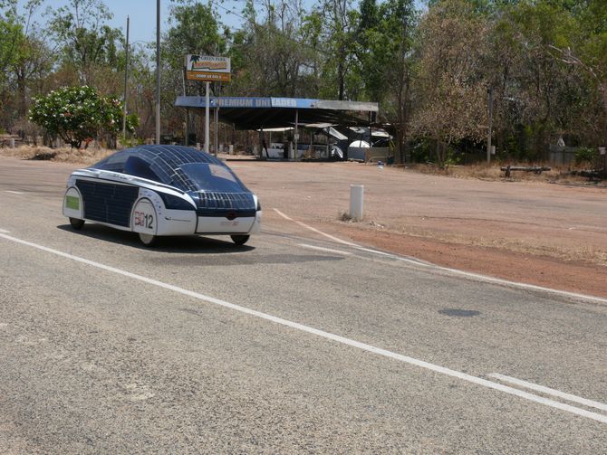 An der Tankstelle vorbei: Der BOcruiser mit der Energie der Sonne